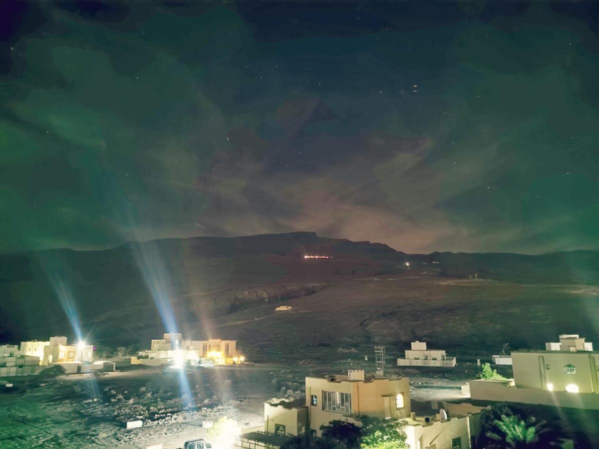 228Hostel Al Ḩamrāʼ Kültér fotó